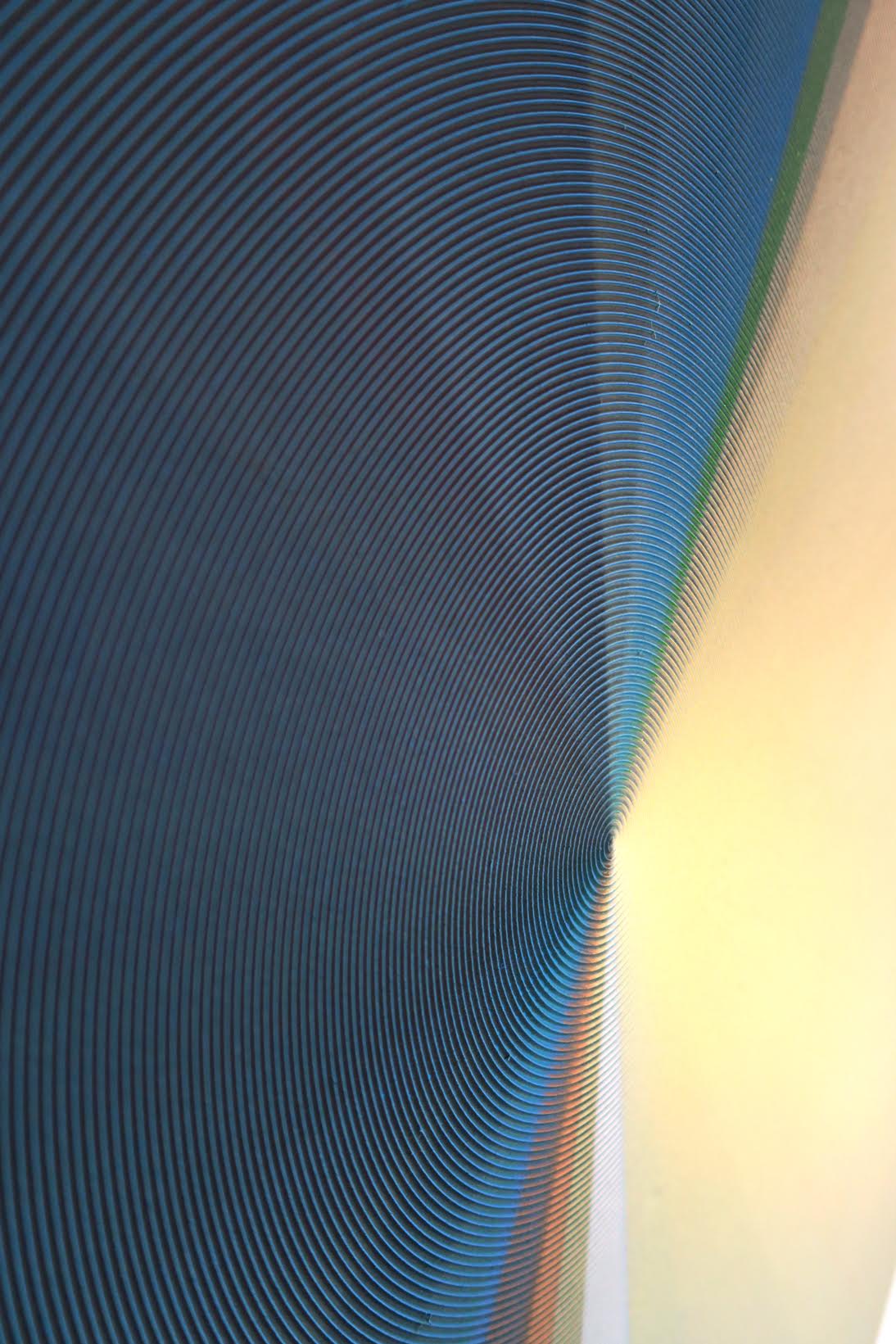 Adrien Couvrat, Vortex (détail), acrylique sur résine, diam 100 cm, 2015 Courtesy Galerie Maubert